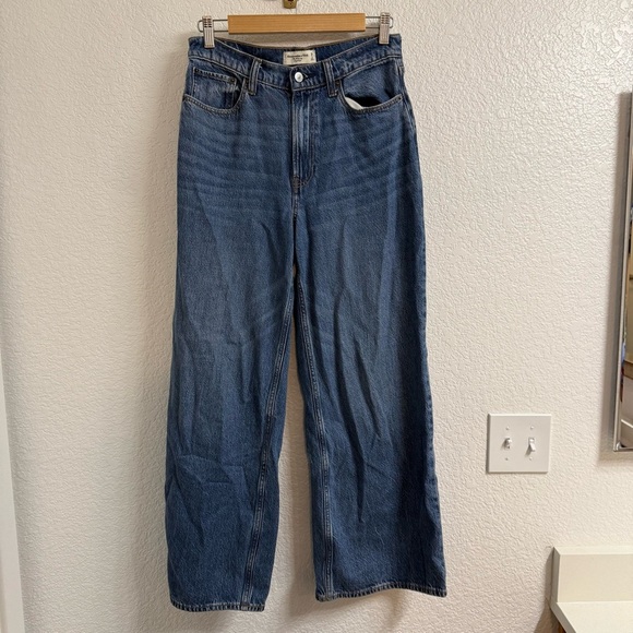 Abercrombie & Fitch The Wide Leg High Rise Jeans Size 26 | 2S - Picture 1 of 3